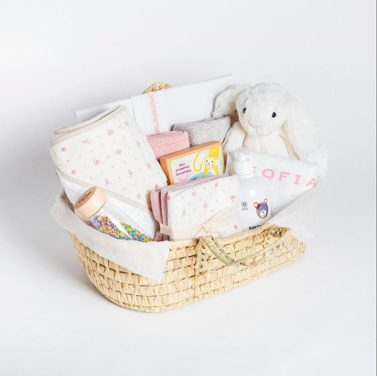 cesta regalo para bebe en color rosa